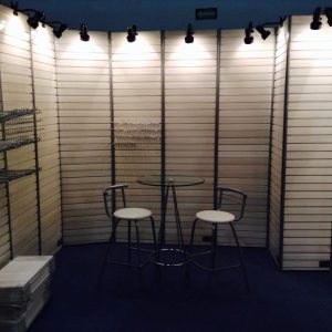 Deco Stands Panel Ranurado 006